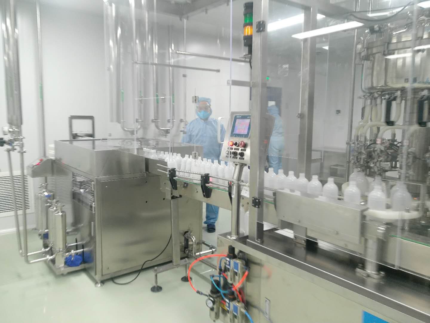 日产10万瓶 人福医药集团启用消杀产品生产线